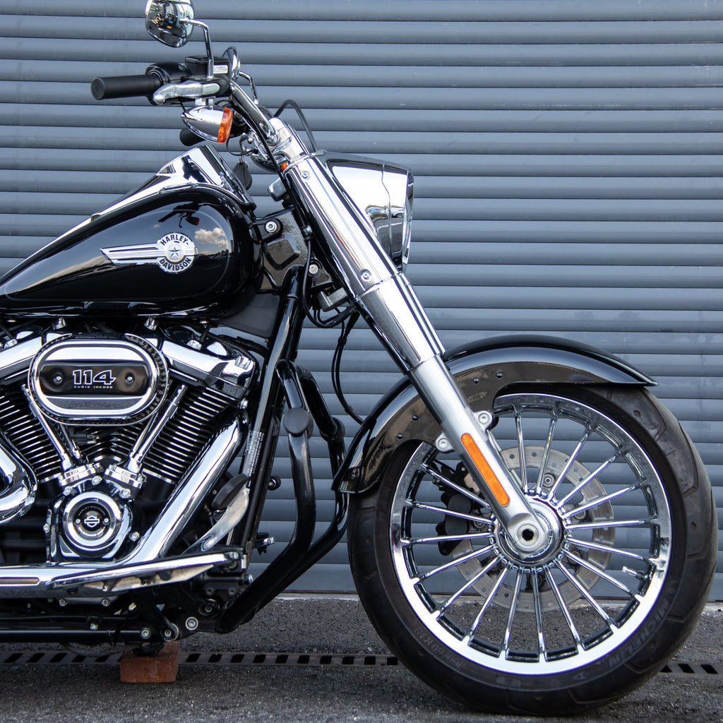 Confronto tra moto Harley-Davidson Softail Low Rider ST 2025 VS. Harley Confronto tra moto Harley-Davidson Softail Low Rider ST 2025 VS. Harley
